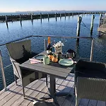 Hausboot-lafe Flensburger Foerde Hotel en barco Egernsund