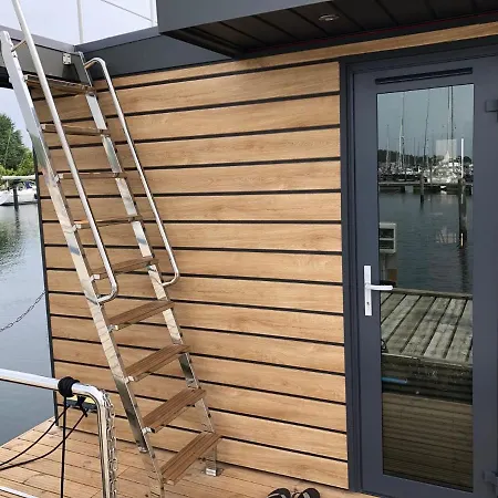 Hausboot-lafe Flensburger Foerde Bateau-hôtel *