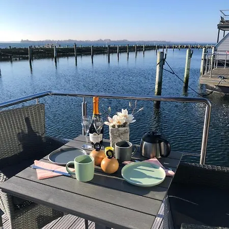 Hausboot-lafe Flensburger Foerde * Egernsund